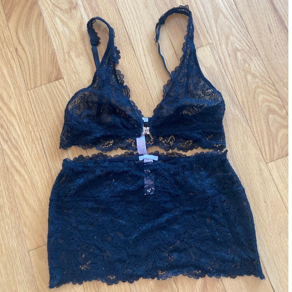 Savage X Fenty Romantic Corded Lace Front-Close Bralette & Garter Skirt Set M